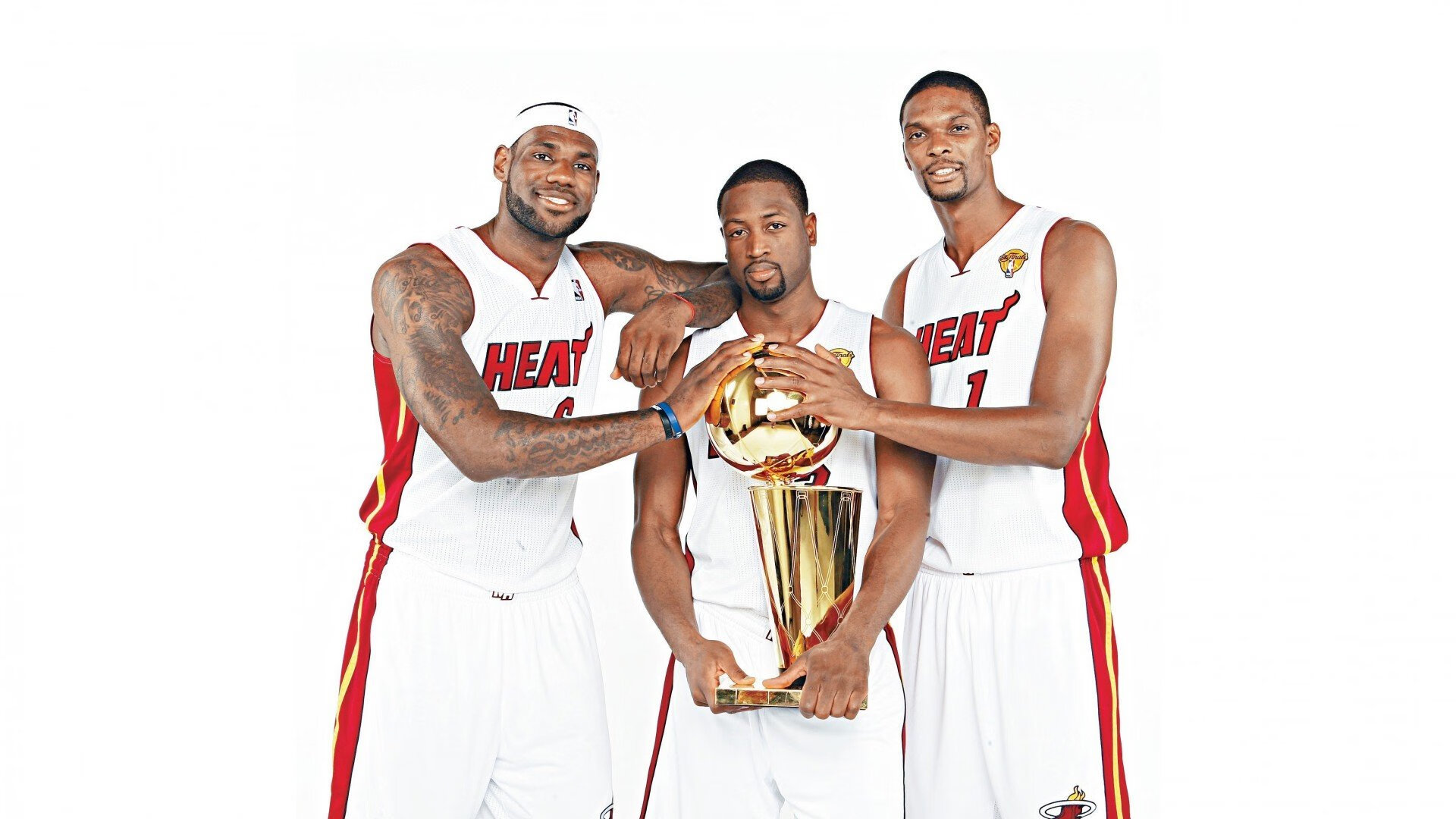 “球场大咖秀：明星球员的非凡绝技”，球星打比赛