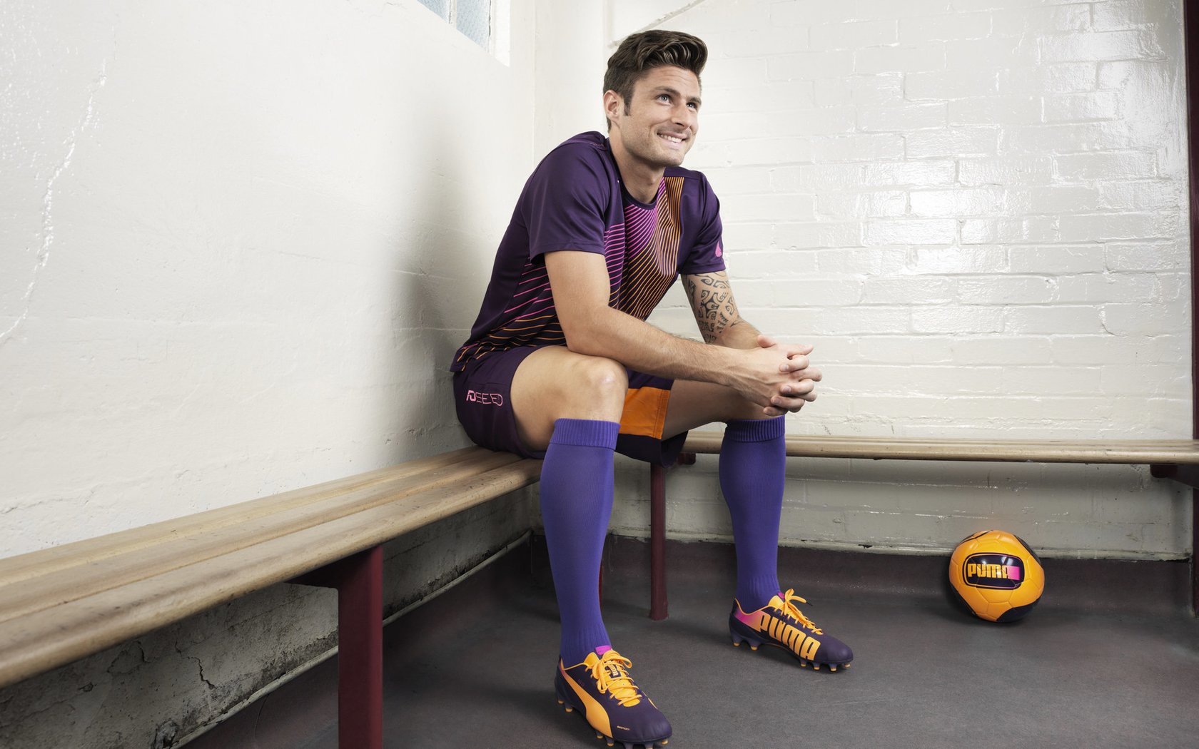 开云体育博彩-【战术解码】马克·塞尔比的防守策略实战示范，马克·塞尔比老婆